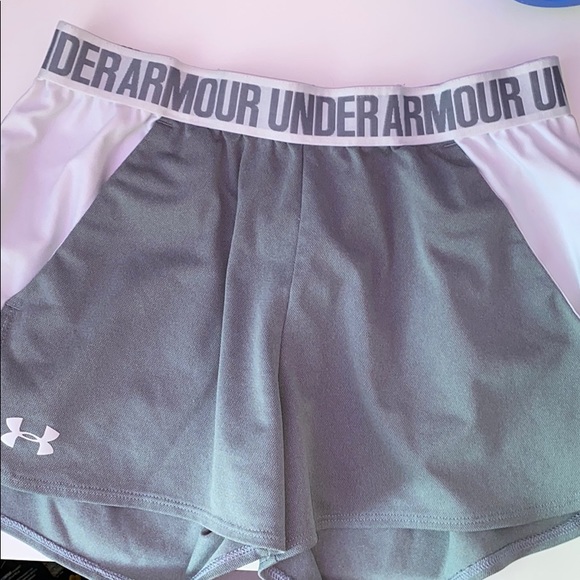 Grey and white under armour shorts - Picture 1 of 1